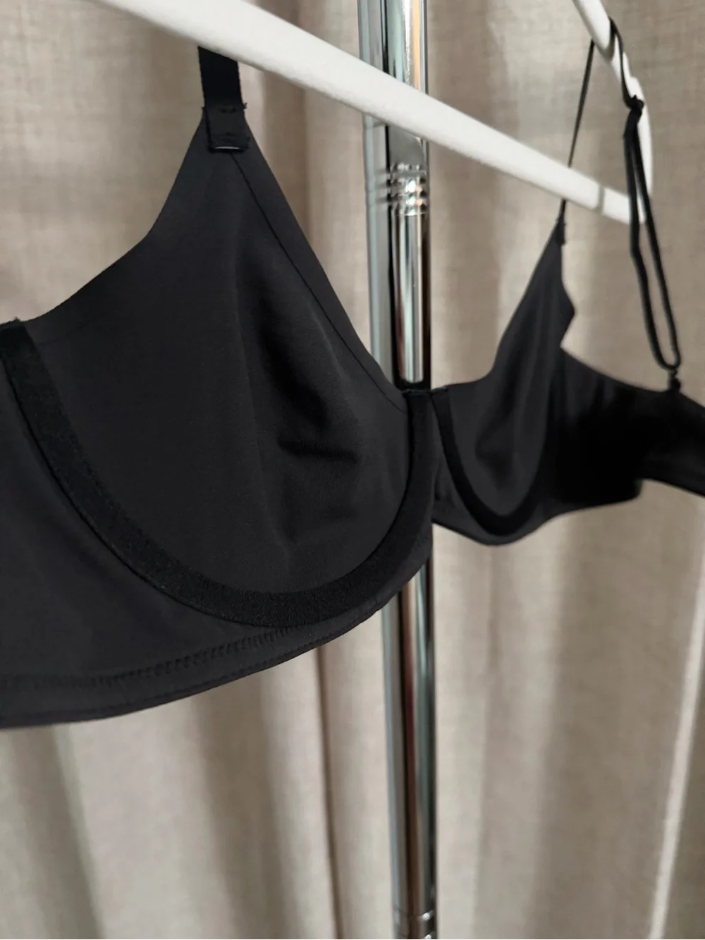 SKIMS Fits Everybody unlined Black Demi Bra - Picture 4 of 10